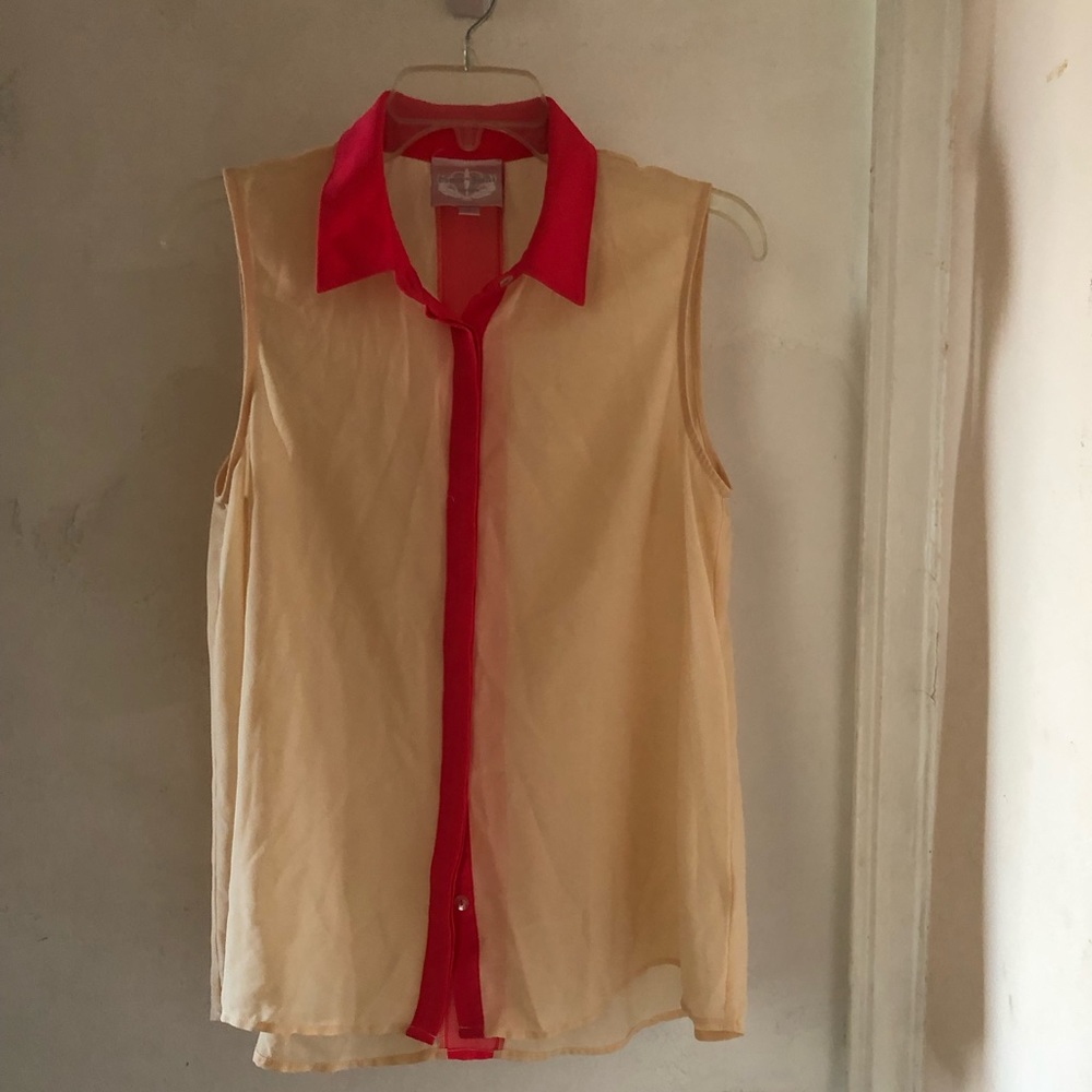 NWOT Romeo & Juliet Couture blouse, size M